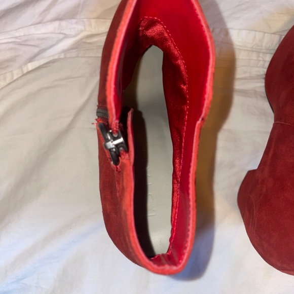 1.STATE Preete Block Heel Booties size 9 / 40 suede red-orange rust - FLAWS - Picture 9 of 10